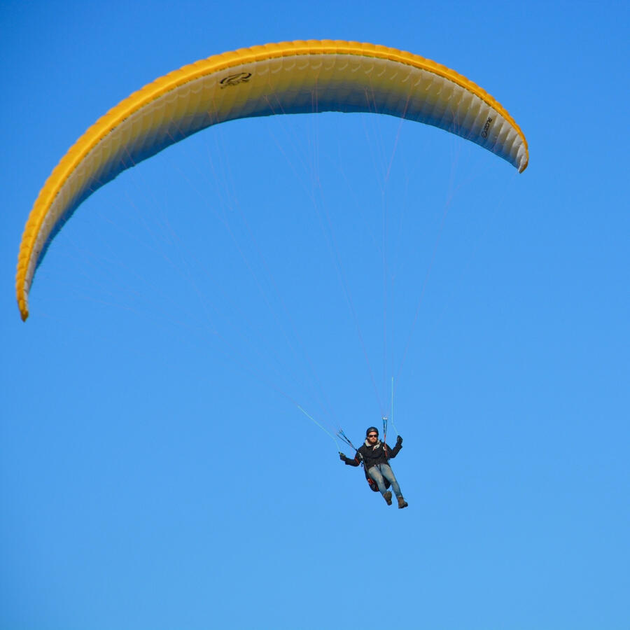 If you love to soar, then we have to recommend this epic paragliding tour. You'll start at the top of the mountain and feel the exhilarating rush as you take flight with a trained professional. The jaw-dropping beauty of paradise will surround you as you a